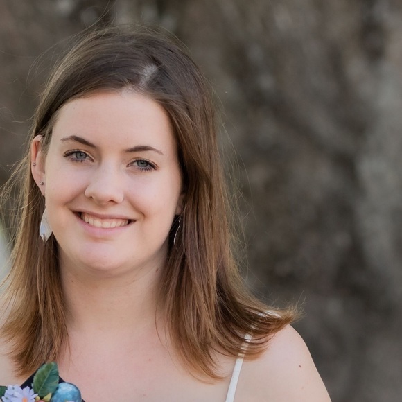 Meet your Posher, Julia - Picture 1 of 1